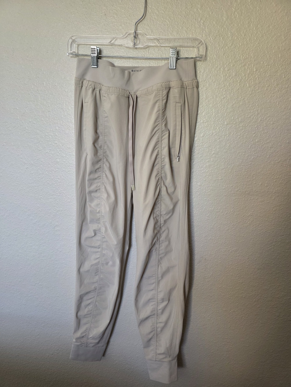 ATHLETA ATTITUDE LINED HIGH RISE JOGGER in cream, sz 2